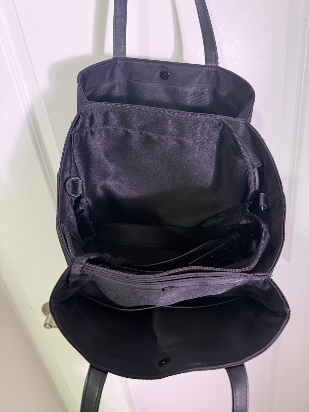 Beis travel bag  “The Commuter Tote” - Picture 4 of 6
